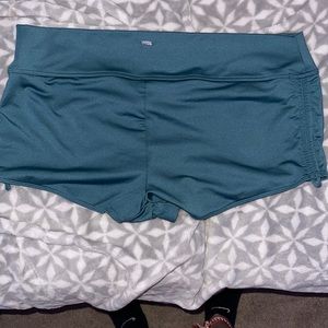 Pink Active shorties. Green size XL